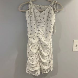 hollister regular size small white floral scrunch dress with tie straps